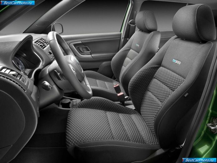2011 Skoda Fabia Rs - фотография 14 из 24 2011 Skoda Fabia Rs - фотография 14 из 24