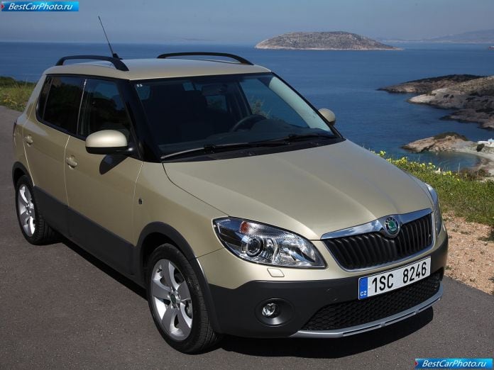 2011 Skoda Fabia Scout - фотография 4 из 15 2011 Skoda Fabia Scout - фотография 4 из 15