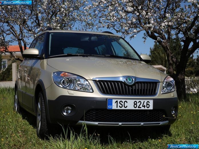 2011 Skoda Fabia Scout - фотография 5 из 15 2011 Skoda Fabia Scout - фотография 5 из 15