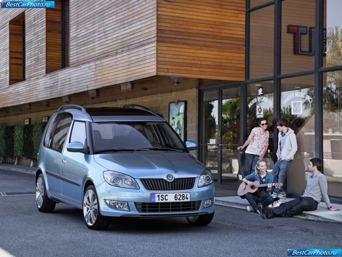 2011 Skoda Roomster - фотография 16 из 48