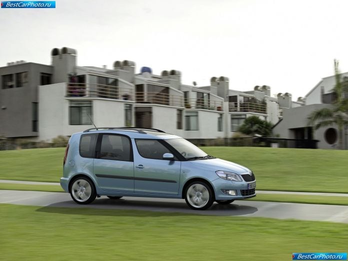 2011 Skoda Roomster - фотография 23 из 48 2011 Skoda Roomster - фотография 23 из 48