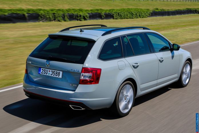 2013 Skoda Octavia RS Combi - фотография 19 из 45