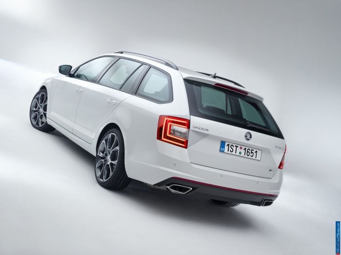 2013 Skoda Octavia RS Combi - фотография 31 из 45 2013 Skoda Octavia RS Combi - фотография 31 из 45