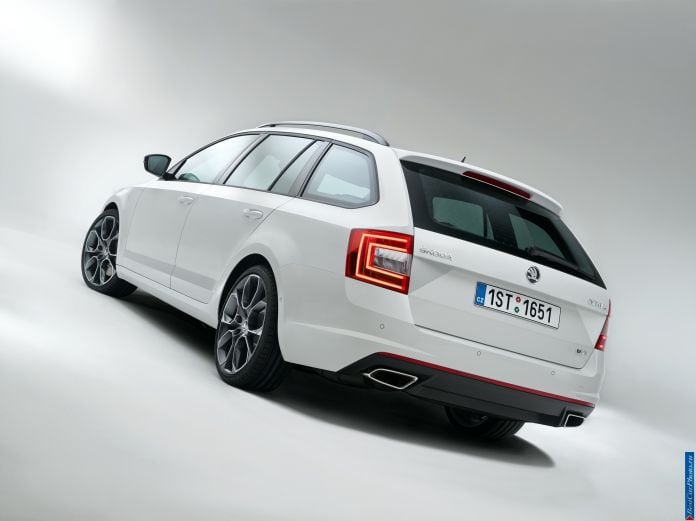2013 Skoda Octavia RS Combi - фотография 32 из 45