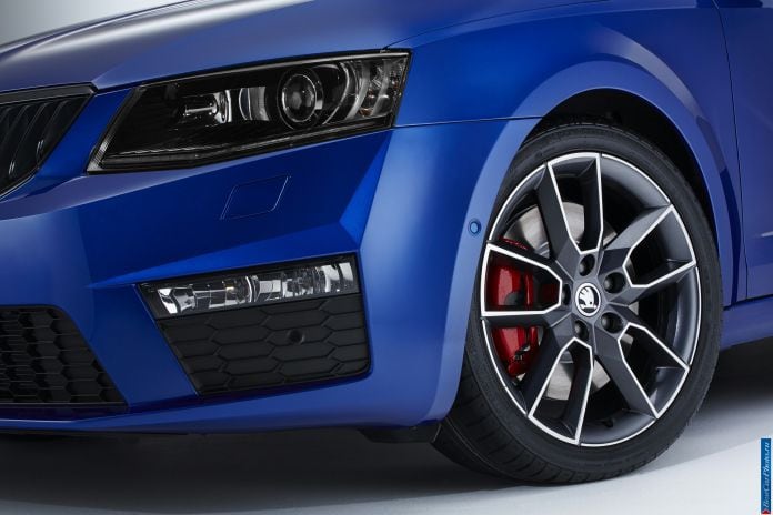 2013 Skoda Octavia RS - фотография 32 из 57 2013 Skoda Octavia RS - фотография 32 из 57