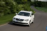 2013_skoda_superb_combi_009.jpg