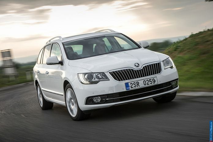 2013 Skoda Superb Combi - фотография 11 из 43 2013 Skoda Superb Combi - фотография 11 из 43