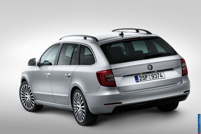 2013 Skoda Superb Combi - фотография 25 из 43 2013 Skoda Superb Combi - фотография 25 из 43