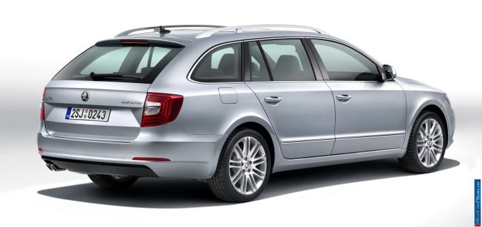 2013 Skoda Superb Combi - фотография 27 из 43 2013 Skoda Superb Combi - фотография 27 из 43