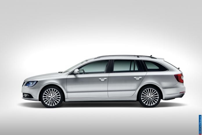 2013 Skoda Superb Combi - фотография 28 из 43 2013 Skoda Superb Combi - фотография 28 из 43