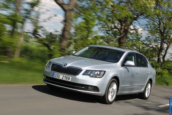 2014 Skoda Superb - фотография 2 из 39 2014 Skoda Superb - фотография 2 из 39