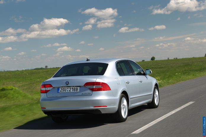 2014 Skoda Superb - фотография 10 из 39 2014 Skoda Superb - фотография 10 из 39