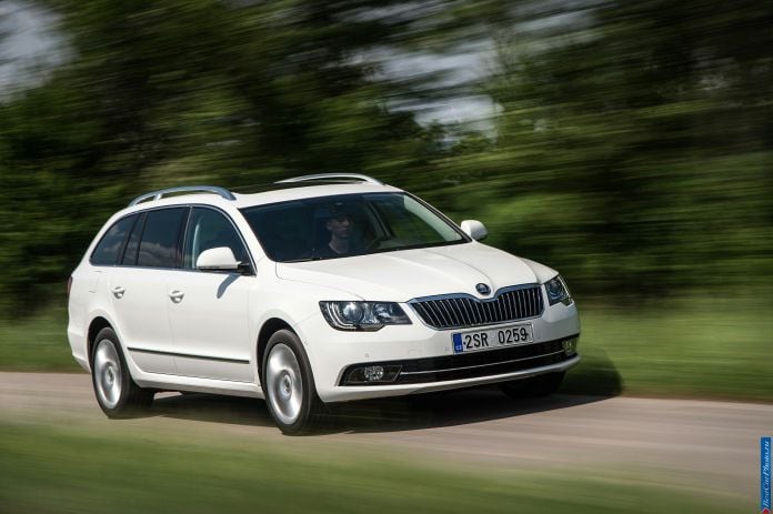 2014 Skoda Superb - фотография 14 из 39