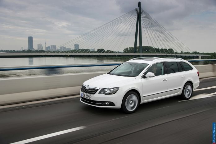 2014 Skoda Superb - фотография 16 из 39
