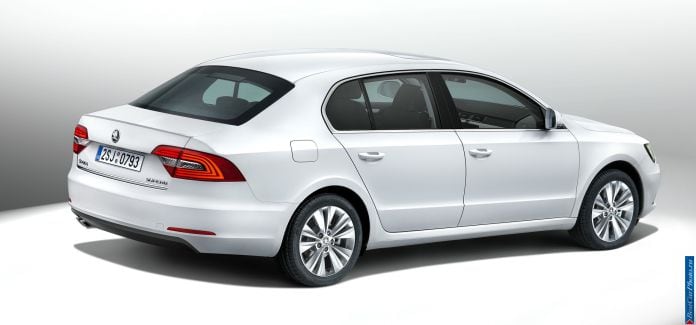 2014 Skoda Superb - фотография 30 из 39