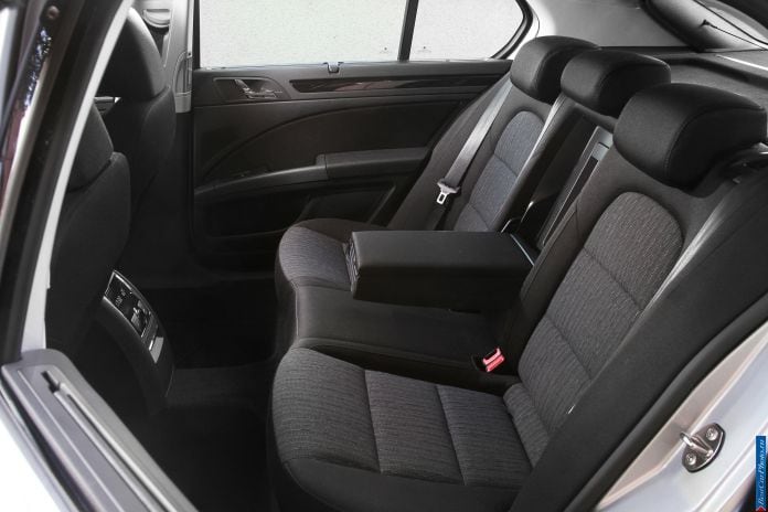 2014 Skoda Superb - фотография 32 из 39 2014 Skoda Superb - фотография 32 из 39