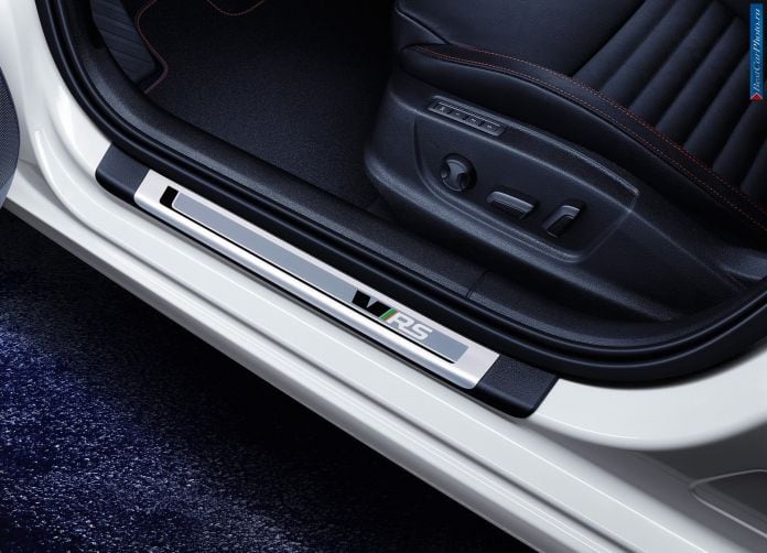 2015 Skoda Octavia RS 230 - фотография 7 из 9 2015 Skoda Octavia RS 230 - фотография 7 из 9