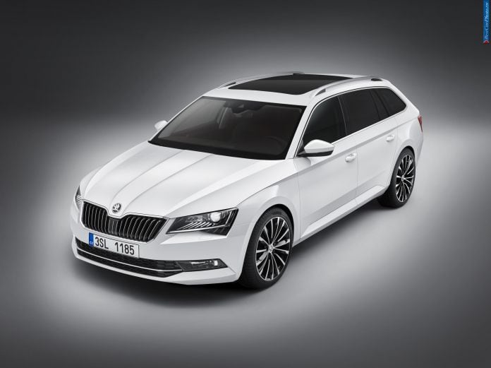 2015 Skoda Superb Combi - фотография 1 из 4 2015 Skoda Superb Combi - фотография 1 из 4
