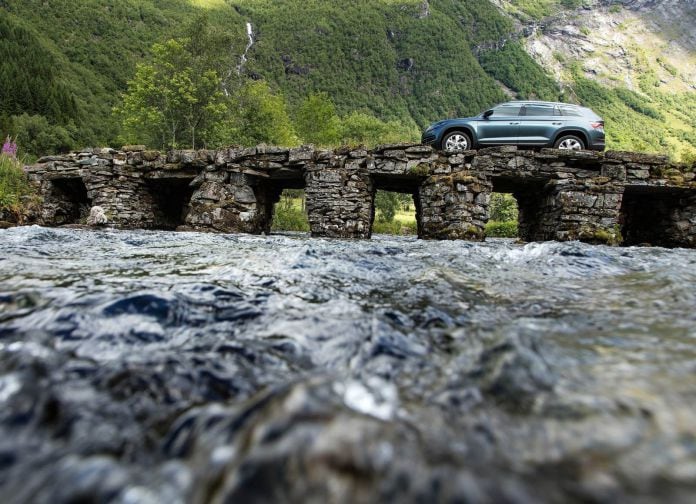 2017 Skoda Kodiaq - фотография 28 из 80 2017 Skoda Kodiaq - фотография 28 из 80