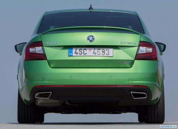 2017 Skoda Octavia RS - фотография 2 из 16
