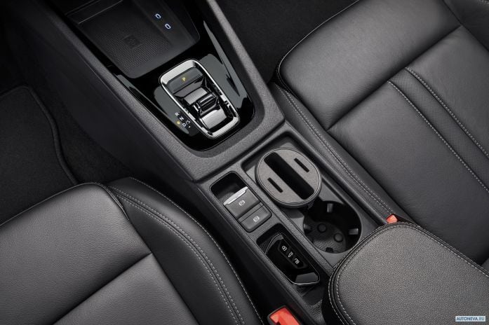 2020 Skoda Octavia Combi iV - фотография 13 из 19 2020 Skoda Octavia Combi iV - фотография 13 из 19