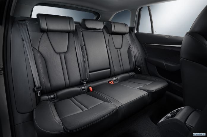 2020 Skoda Octavia Combi iV - фотография 14 из 19 2020 Skoda Octavia Combi iV - фотография 14 из 19
