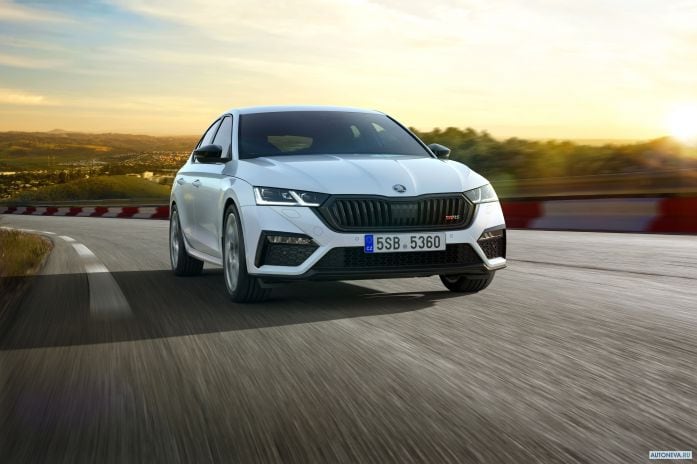 2020 Skoda Octavia iV RS - фотография 2 из 32