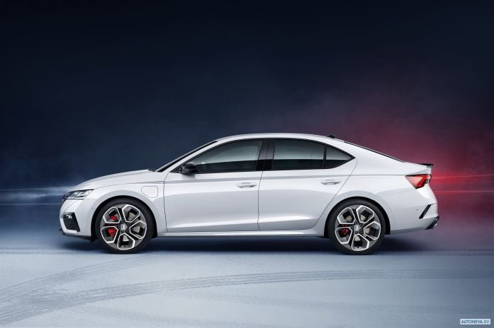 2020 Skoda Octavia iV RS - фотография 7 из 32