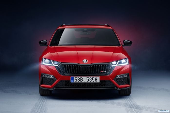 2020 Skoda Octavia Combi iV RS - фотография 5 из 18