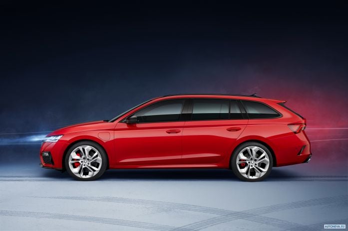 2020 Skoda Octavia Combi iV RS - фотография 7 из 18