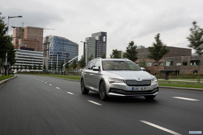 2020 Skoda Superb iV - фотография 2 из 32 2020 Skoda Superb iV - фотография 2 из 32