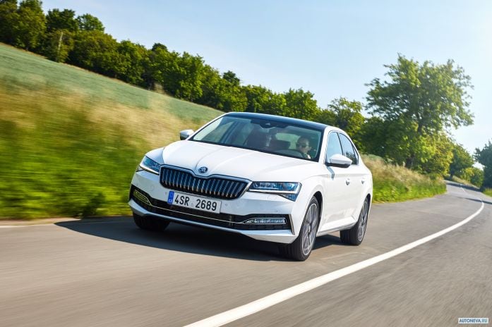 2020 Skoda Superb Combi iV - фотография 2 из 40 2020 Skoda Superb Combi iV - фотография 2 из 40