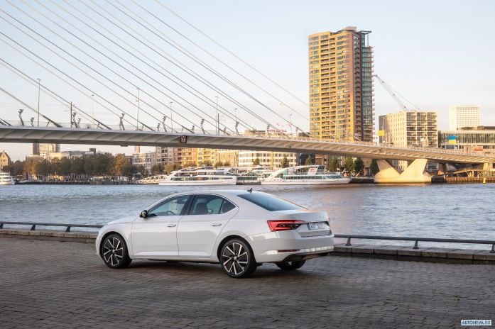 2020 Skoda Superb Combi iV - фотография 15 из 40 2020 Skoda Superb Combi iV - фотография 15 из 40