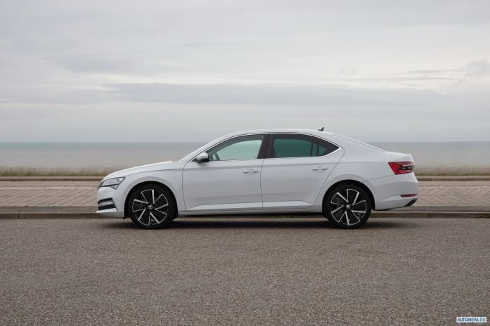 2020 Skoda Superb Combi iV - фотография 18 из 40 2020 Skoda Superb Combi iV - фотография 18 из 40