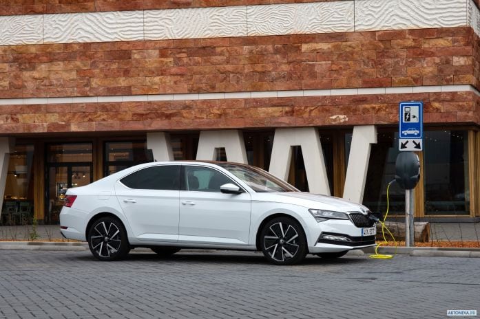 2020 Skoda Superb Combi iV - фотография 19 из 40 2020 Skoda Superb Combi iV - фотография 19 из 40