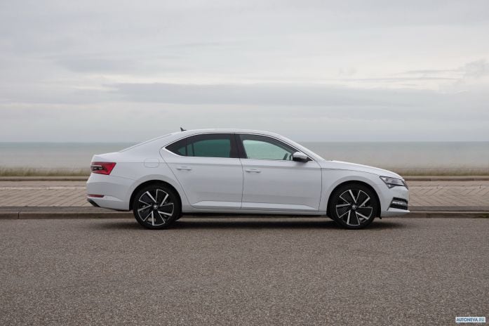 2020 Skoda Superb Combi iV - фотография 20 из 40 2020 Skoda Superb Combi iV - фотография 20 из 40
