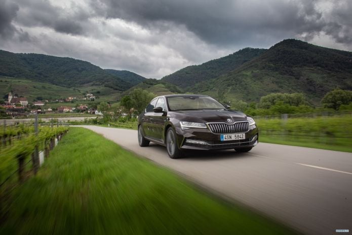 2020 Skoda Superb Laurin Klement - фотография 1 из 40