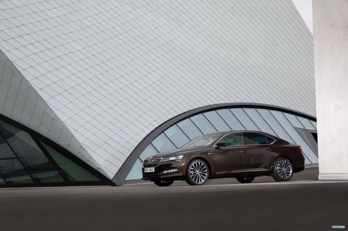 2020 Skoda Superb Laurin Klement - фотография 16 из 40 2020 Skoda Superb Laurin Klement - фотография 16 из 40