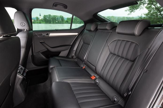2020 Skoda Superb Laurin Klement - фотография 35 из 40 2020 Skoda Superb Laurin Klement - фотография 35 из 40
