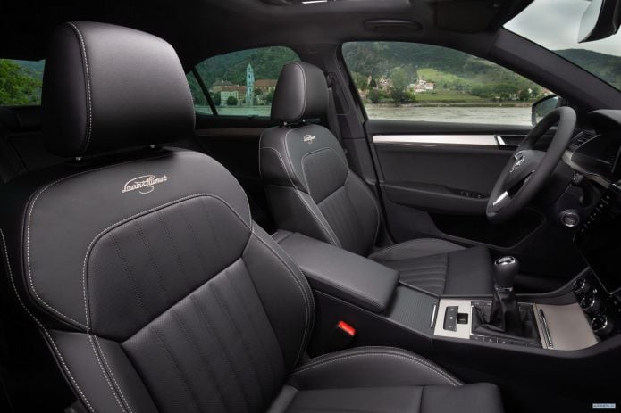 2020 Skoda Superb Laurin Klement - фотография 36 из 40 2020 Skoda Superb Laurin Klement - фотография 36 из 40