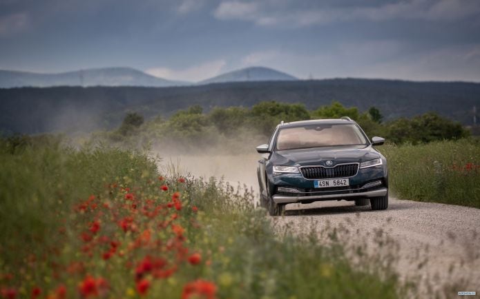 2020 Skoda Superb Scout - фотография 3 из 40