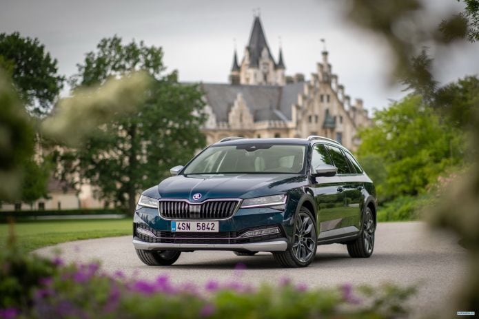 2020 Skoda Superb Scout - фотография 4 из 40