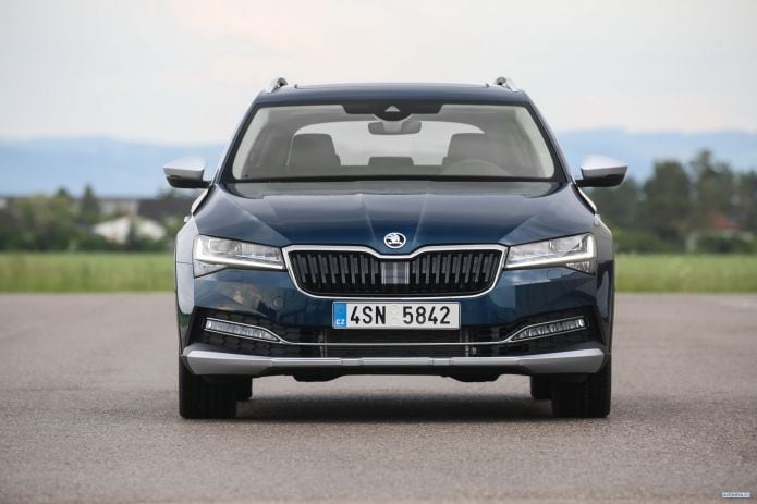 2020 Skoda Superb Scout - фотография 6 из 40