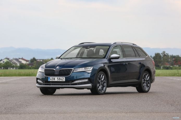 2020 Skoda Superb Scout - фотография 8 из 40