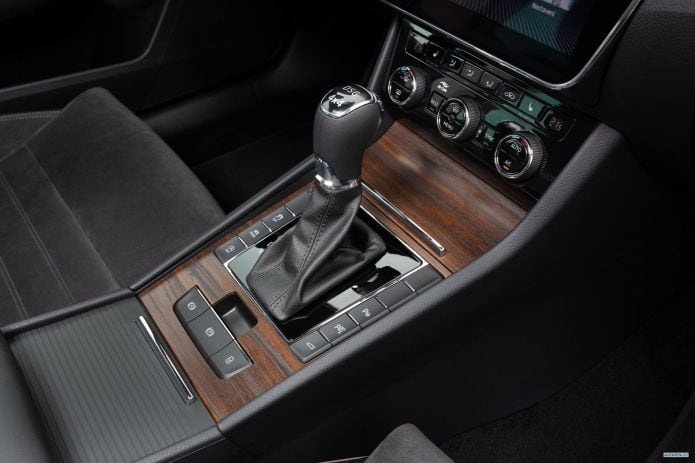 2020 Skoda Superb Scout - фотография 34 из 40 2020 Skoda Superb Scout - фотография 34 из 40