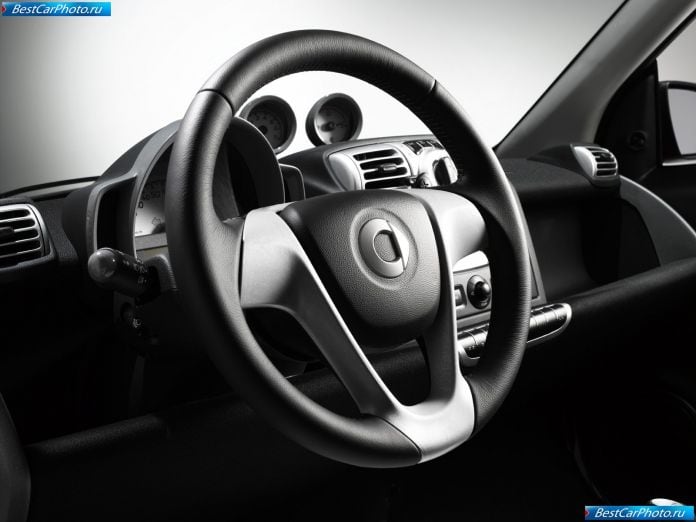 2007 Smart Fortwo - фотография 21 из 36 2007 Smart Fortwo - фотография 21 из 36