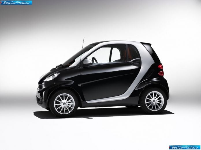 2007 Smart Fortwo Coupe - фотография 8 из 13 2007 Smart Fortwo Coupe - фотография 8 из 13