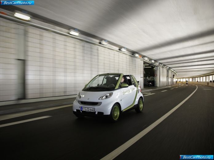 2010 Smart Fortwo Electric Drive - фотография 9 из 29 2010 Smart Fortwo Electric Drive - фотография 9 из 29