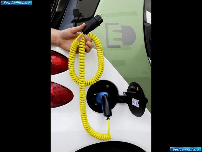 2010 Smart Fortwo Electric Drive - фотография 27 из 29