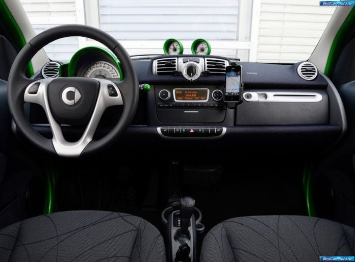 2013 Smart Fortwo Electric Drive - фотография 6 из 31 2013 Smart Fortwo Electric Drive - фотография 6 из 31